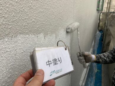 奈良天理市U様　外壁塗装・屋根塗装工事 外壁中塗り