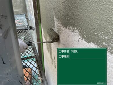 奈良橿原市W様邸　外壁塗装・屋根塗装工事 外壁下塗り
