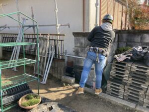 現場の作業風景　足場組立