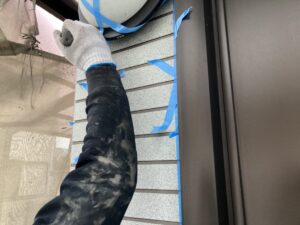 現場の作業風景　コーキング撤去