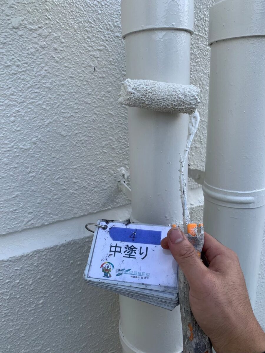 奈良の外壁塗装・屋根塗装は実績No.1安心のヨネヤのパイプ中塗り