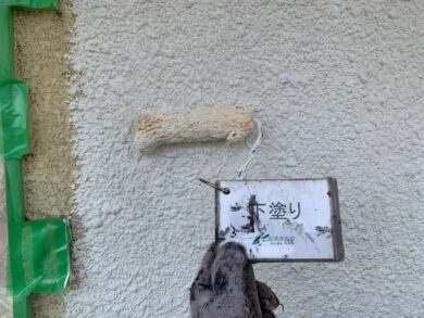 奈良橿原市Y様邸　外壁塗装・屋根塗装・防水工事 外壁下塗り