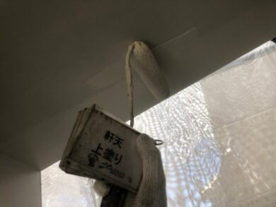 奈良天理市Y様邸　外壁塗装工事 軒天上塗り