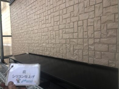 奈良天理市Y様邸　外壁塗装工事 庇シリコン仕上げ