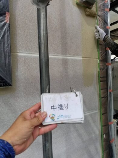 奈良県磯城郡川西町H様邸　外壁塗装・屋根塗装工事 外壁中塗り